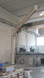 gru a bandiera a colonna Venturini Service srl