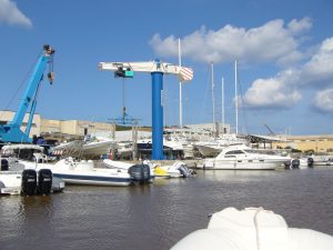 gru nautica per alaggio barche Venturini Service srl