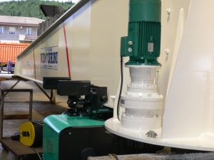 particolare gru nautica Venturini Service srl