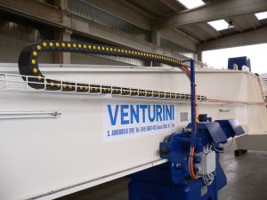 particolare gru nautica Venturini Service srl